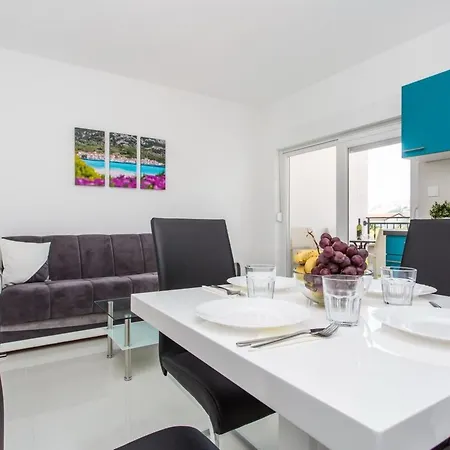 アパート In Mit Eigenem Balkon By Interhome *