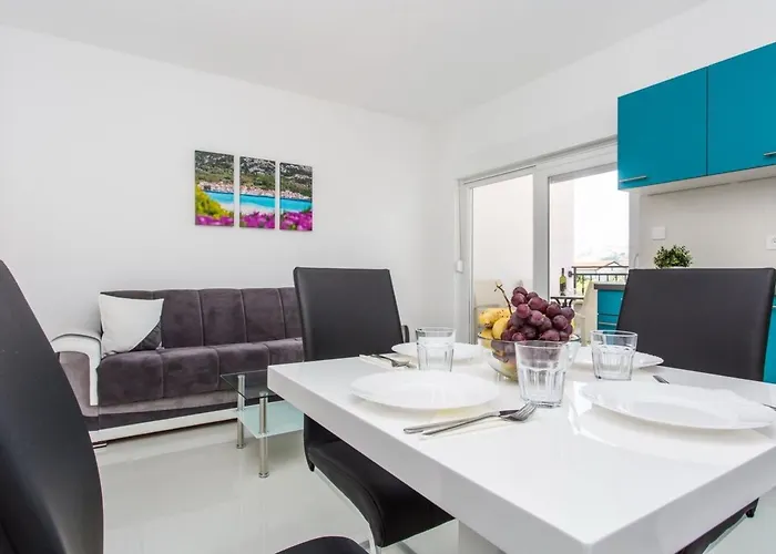 Apartment In Mit Eigenem Balkon By Interhome *