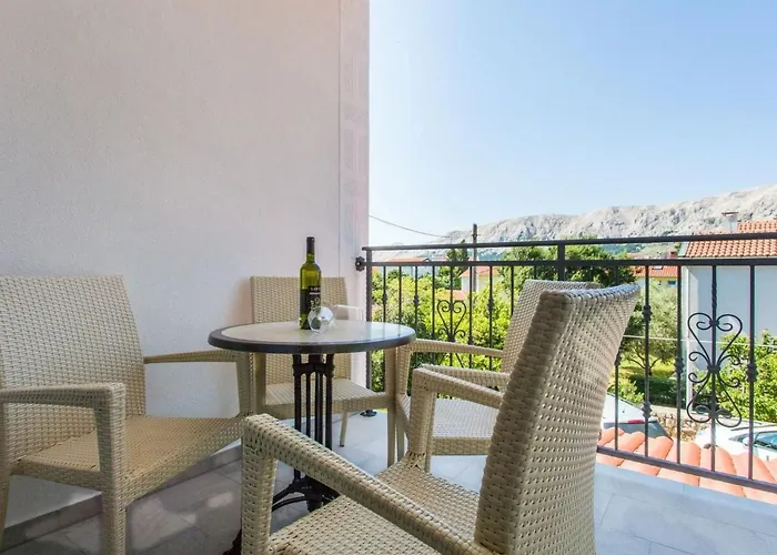 Apartment In Mit Eigenem Balkon By Interhome *