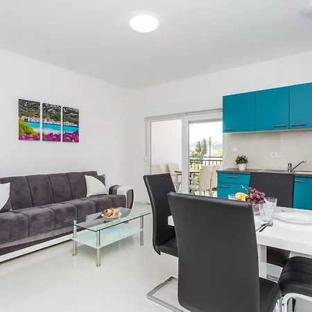 아파트 In Mit Eigenem Balkon By Interhome